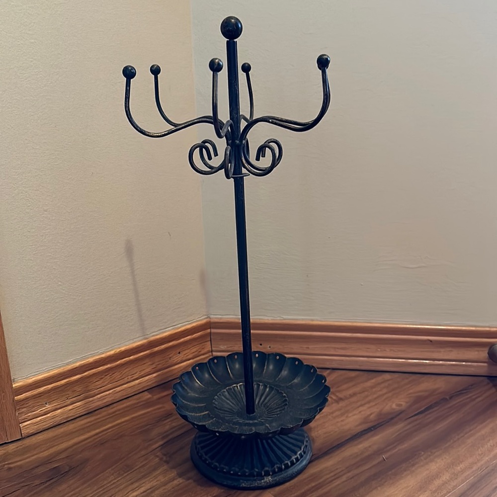 Jewelry stand